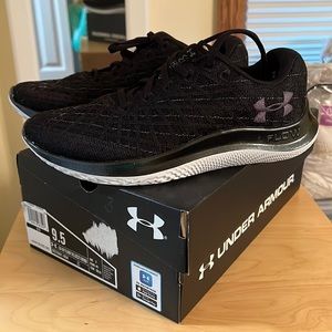 Under Armour- Flow Velociti Wind - Black - Women’s Size 9.5 - NIB